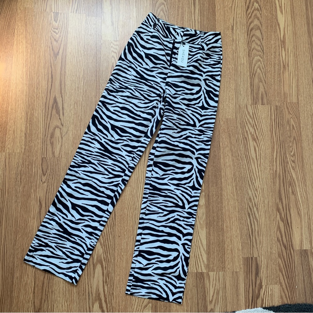 Shekou brand new light weight straight leg zebra pant - xxs